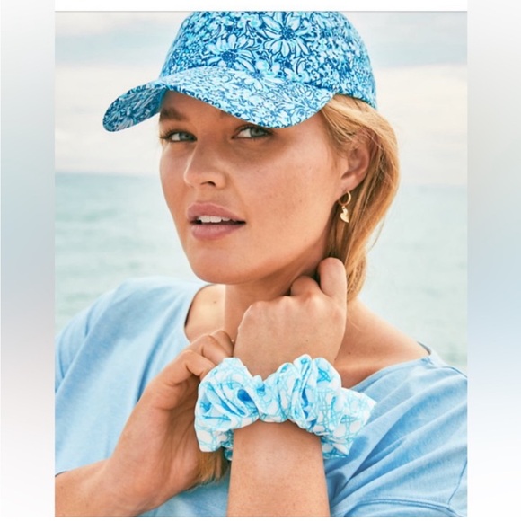 Lilly Pulitzer Oversized Scrunchie Set in Soleil It On Me and Frenchie Blue - Picture 5 of 12